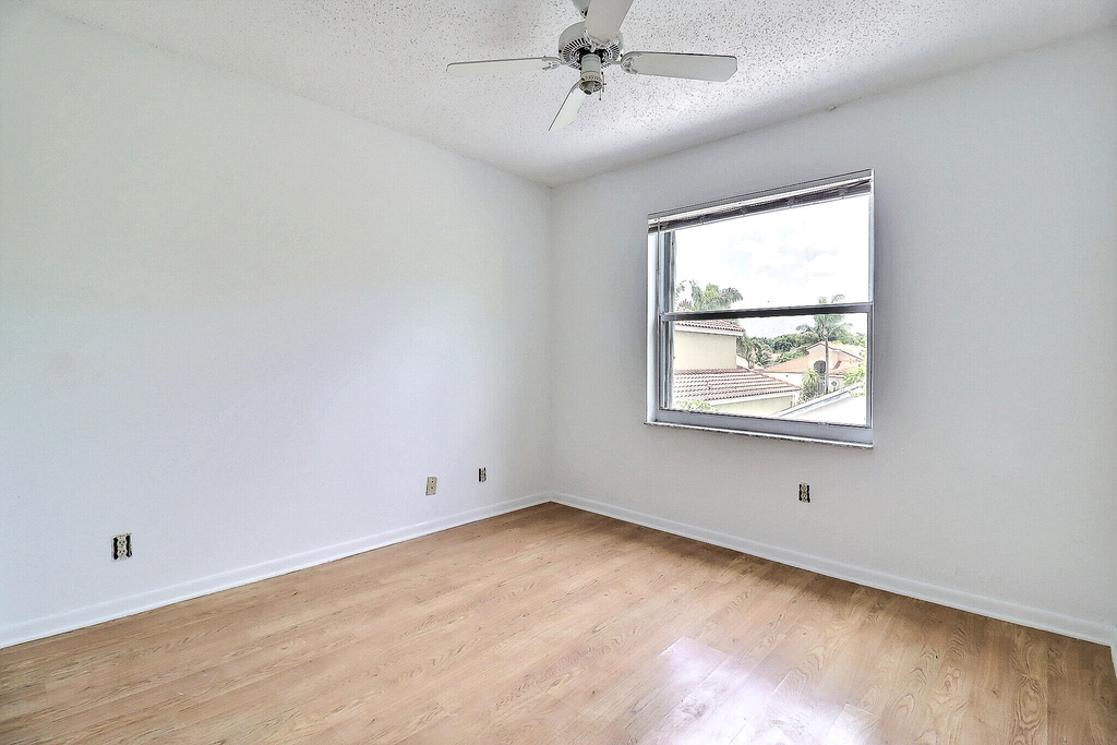 9401 Aegean Drive - Photo 21