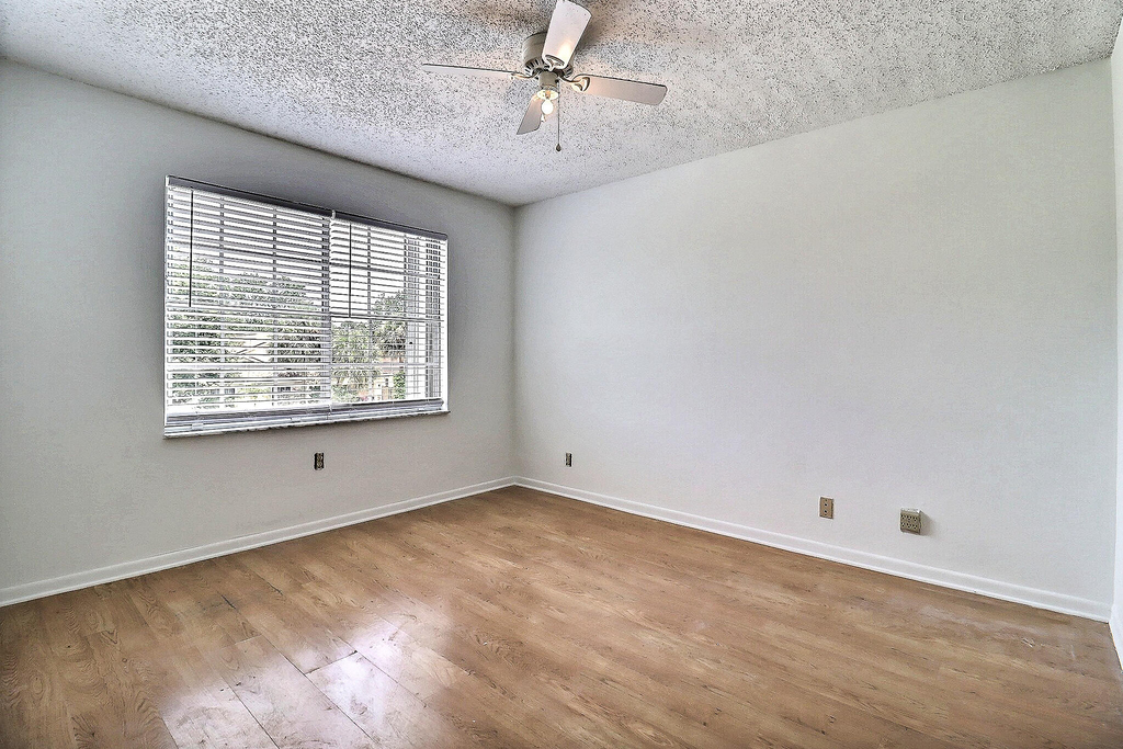 9401 Aegean Drive - Photo 22