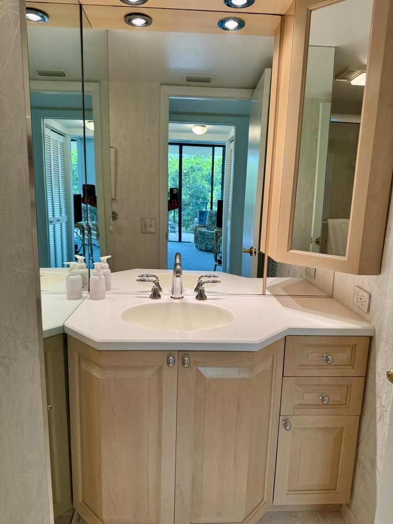 799 Jeffery Street - Photo 24