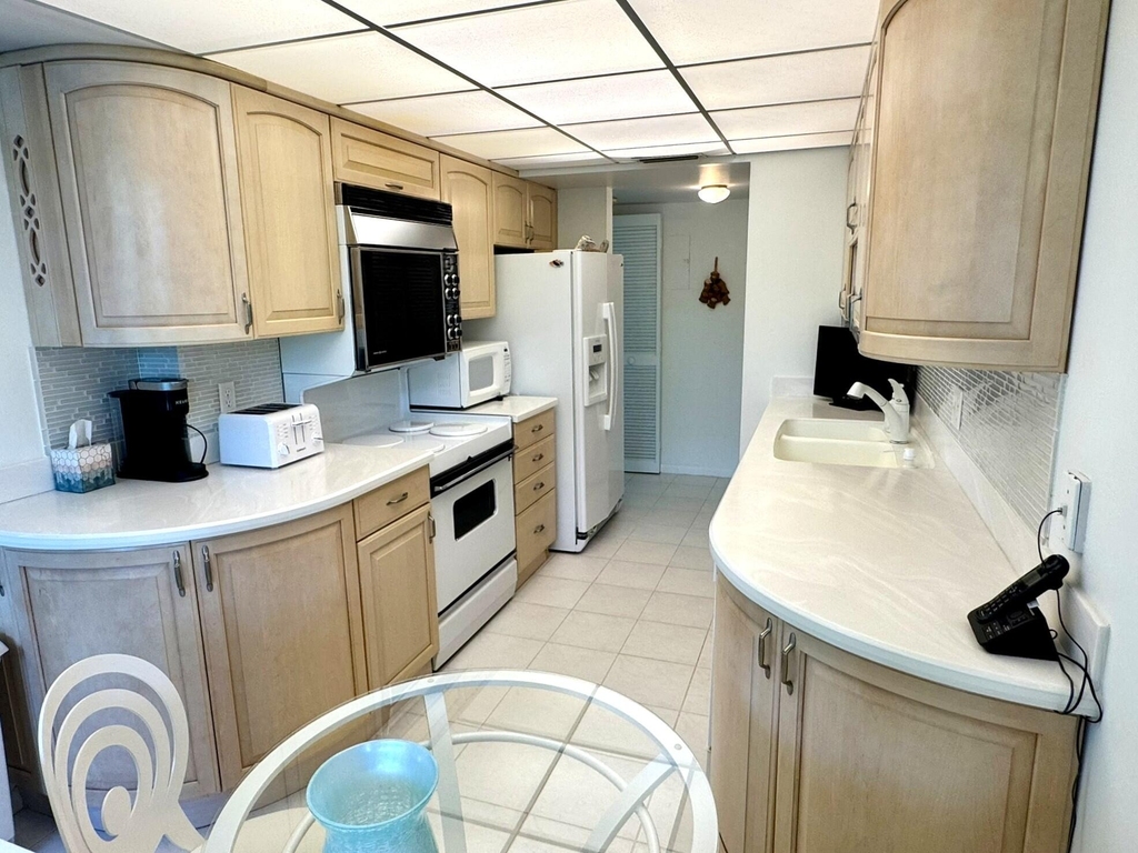 799 Jeffery Street - Photo 6
