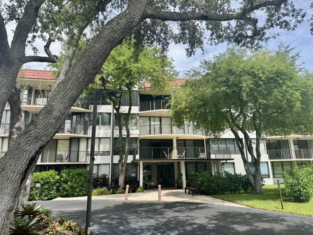 799 Jeffery Street - Photo 0