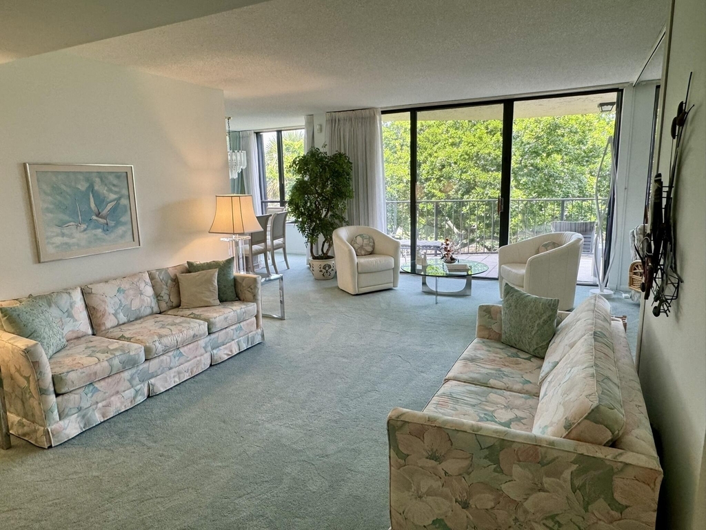 799 Jeffery Street - Photo 4