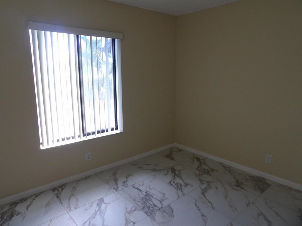 623 Sea Pine Way - Photo 17