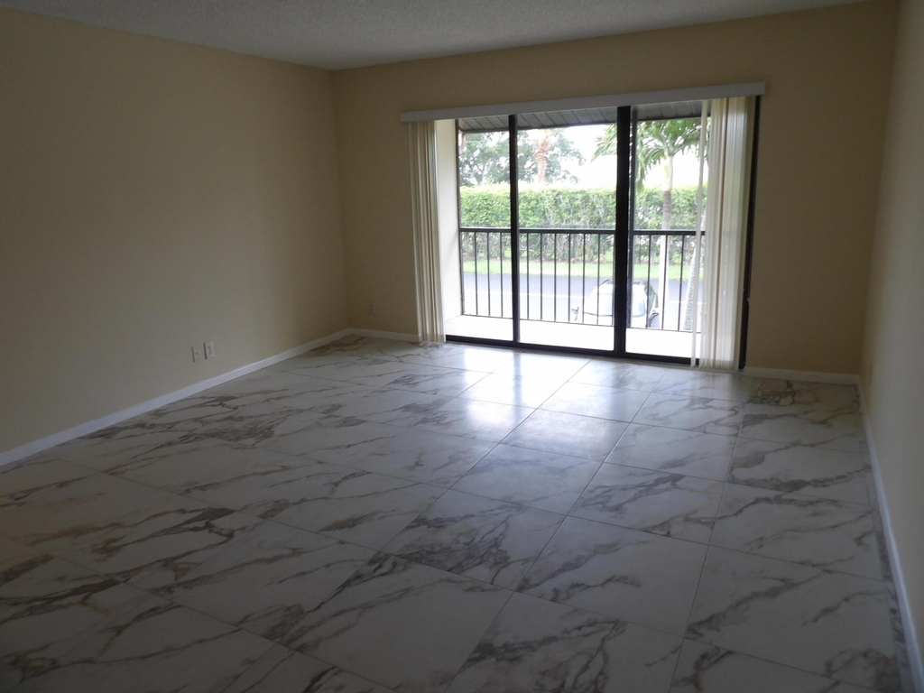 623 Sea Pine Way - Photo 5