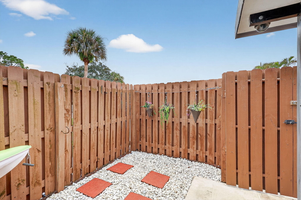 5612 Se Riverboat Drive - Photo 4
