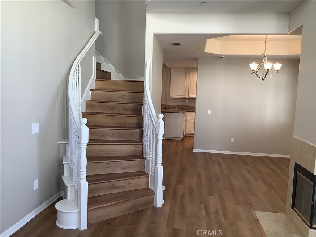 719 Fairview - Photo 6