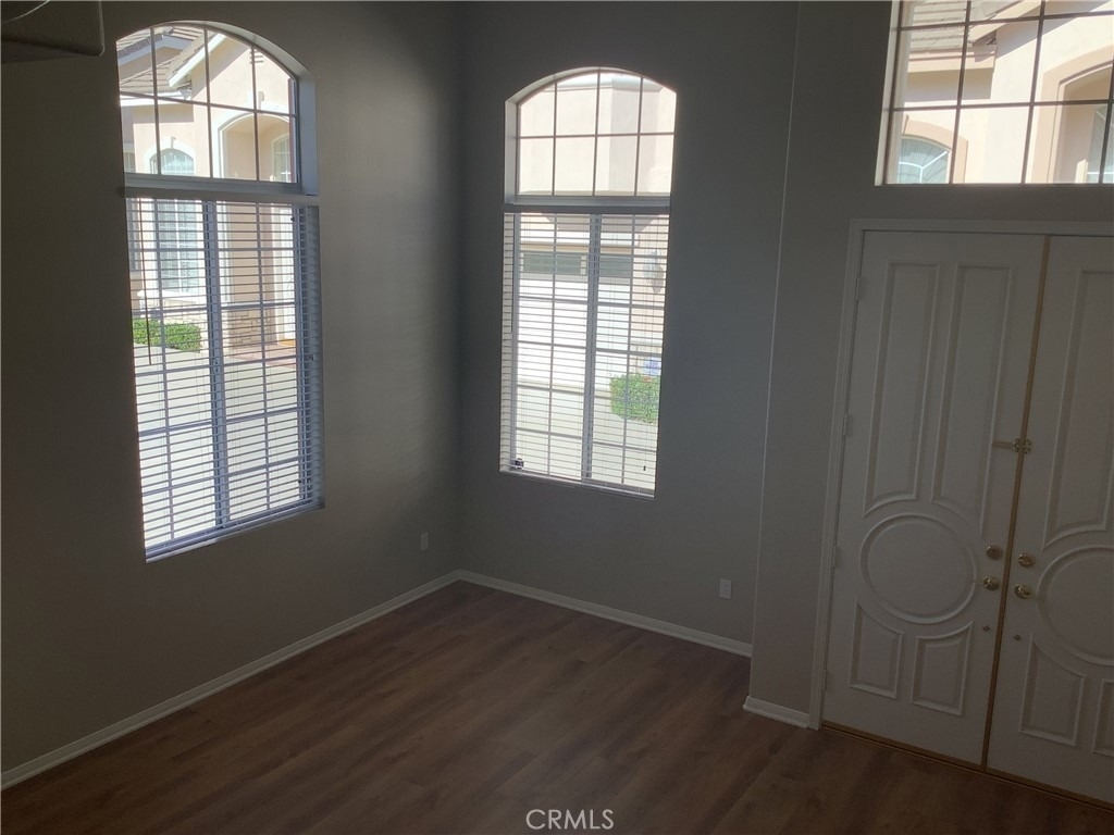719 Fairview - Photo 2
