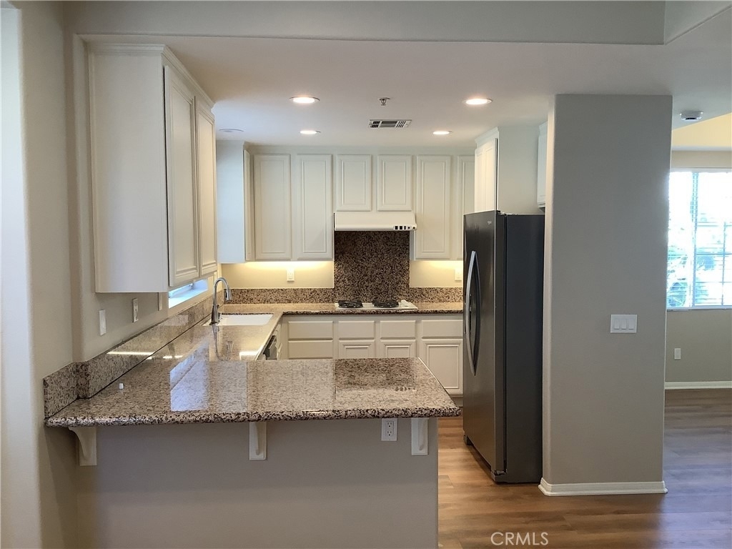 719 Fairview - Photo 4
