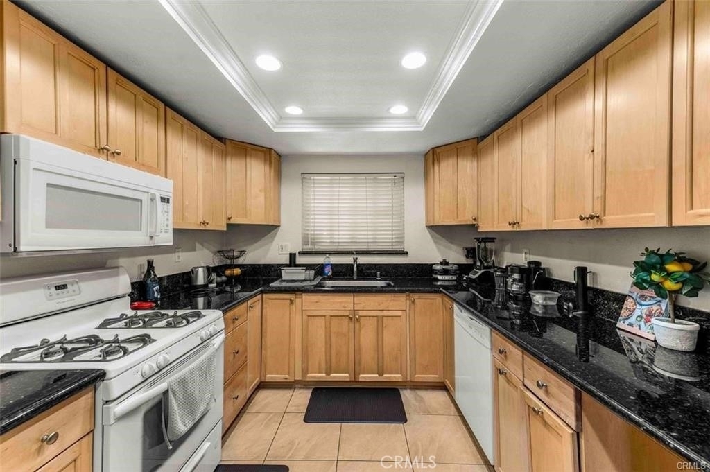2101 E 21st Street - Photo 1