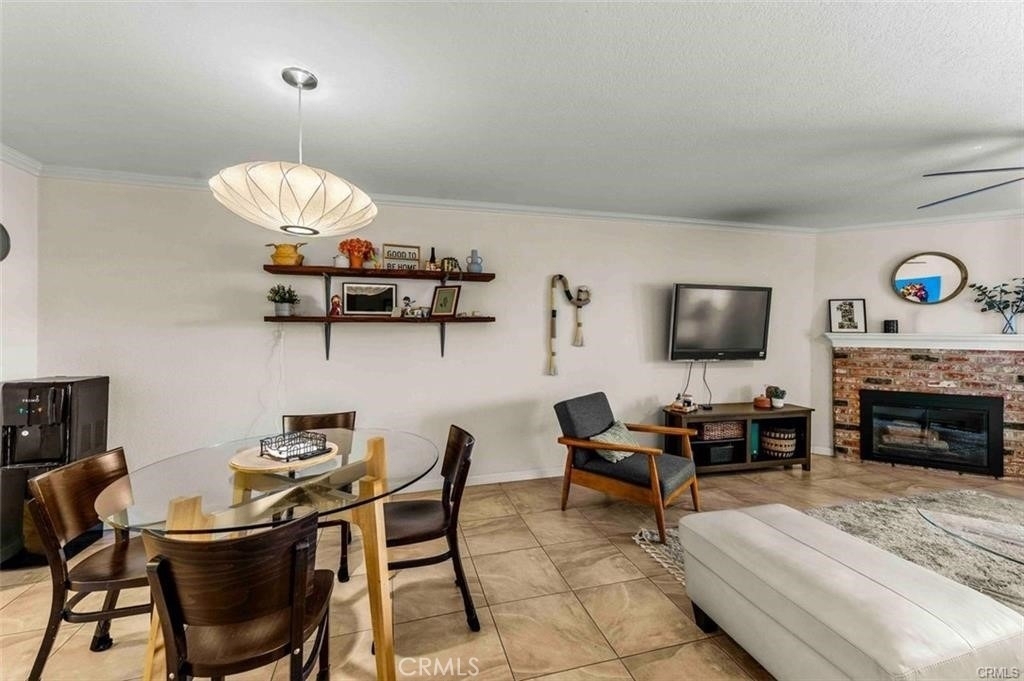 2101 E 21st Street - Photo 4