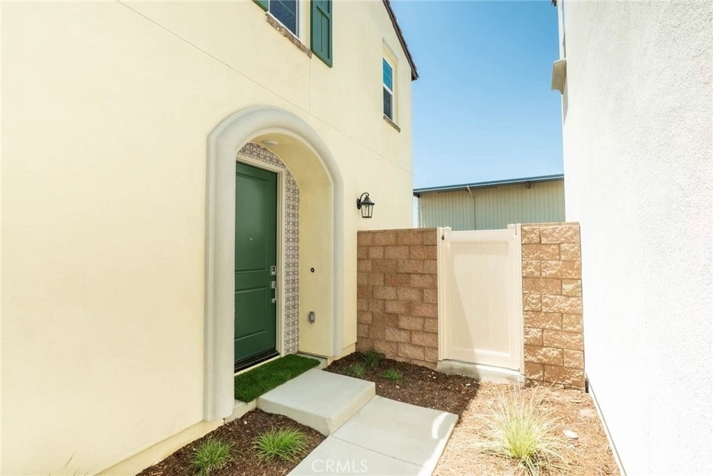 401 Verna St - Photo 1