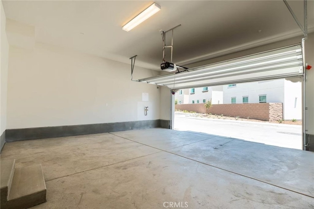401 Verna St - Photo 13