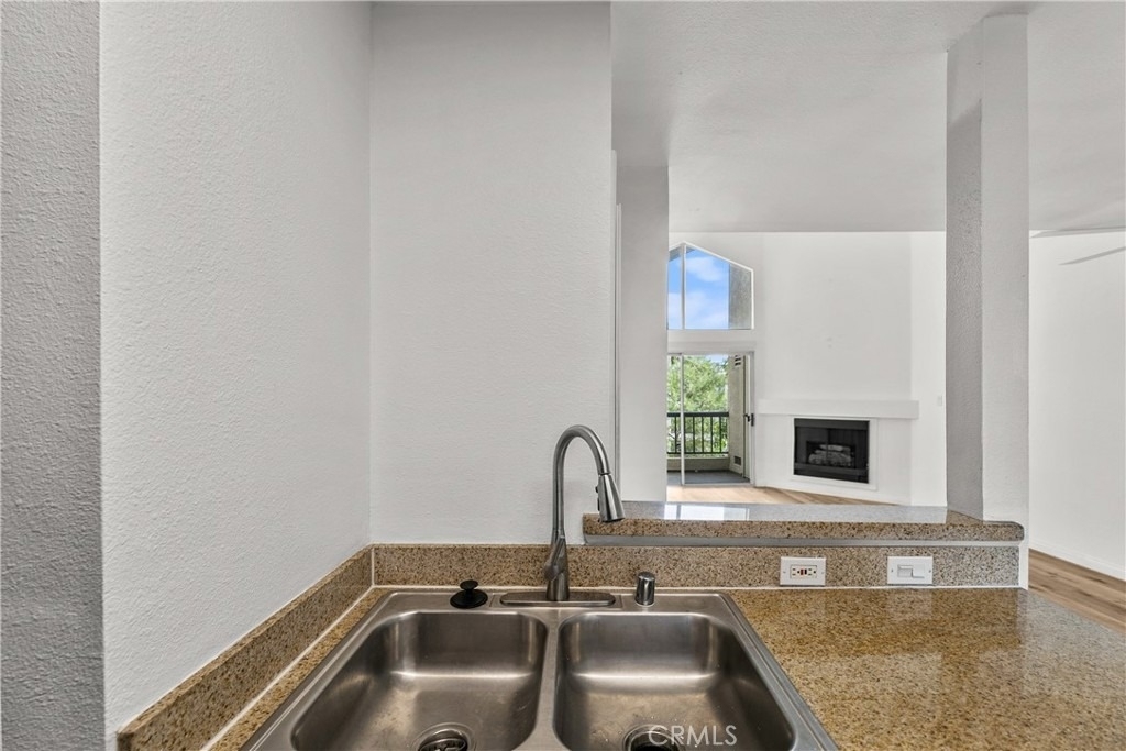 5500 Owensmouth Avenue - Photo 9