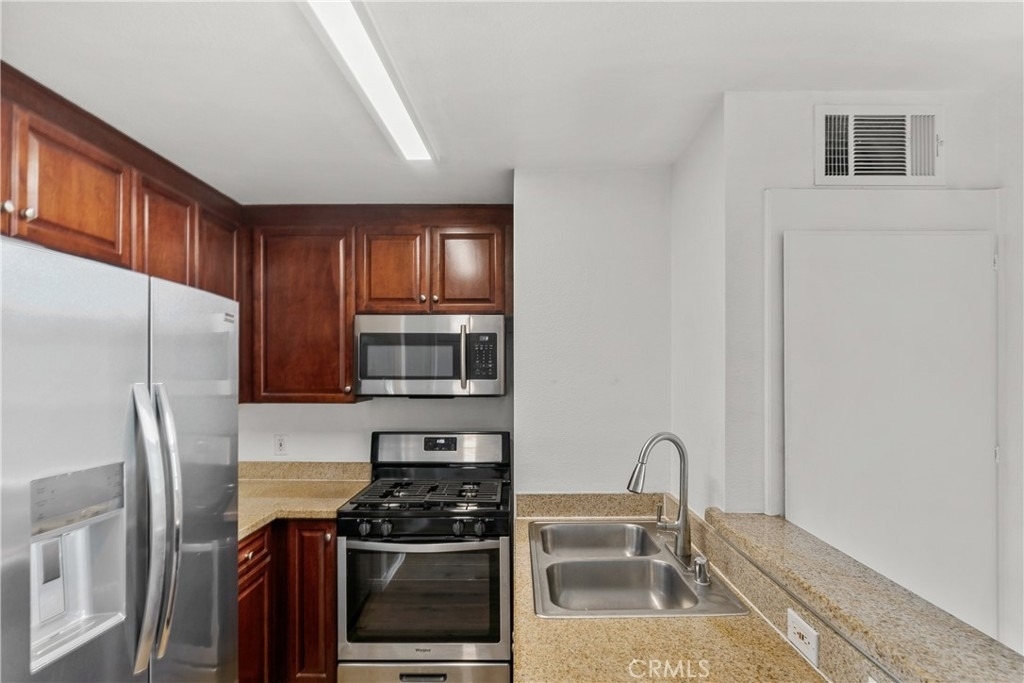 5500 Owensmouth Avenue - Photo 7