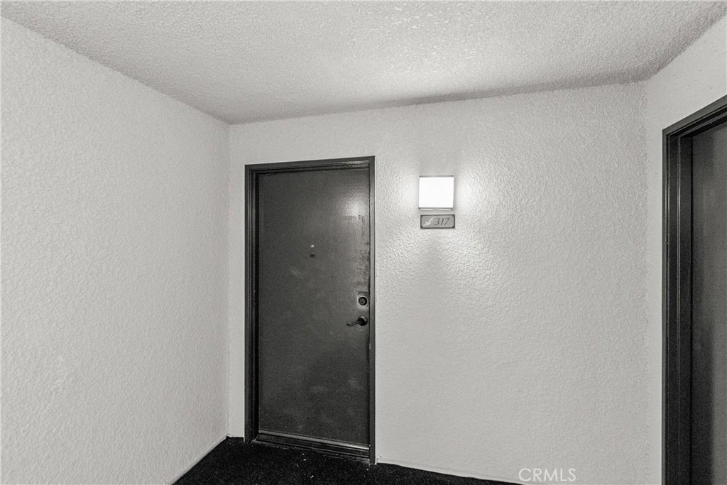 5500 Owensmouth Avenue - Photo 24