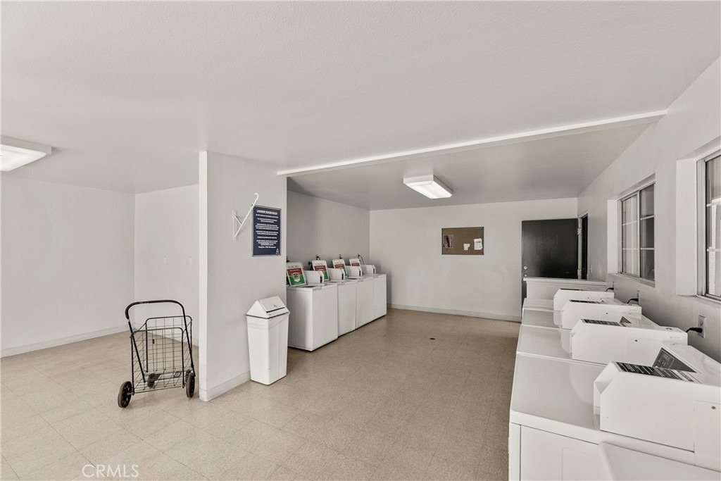 5500 Owensmouth Avenue - Photo 23