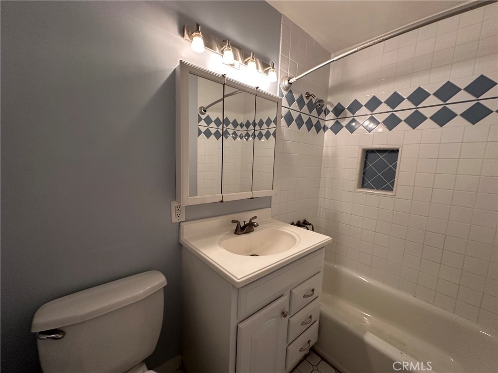 6724 Jumilla Avenue - Photo 15