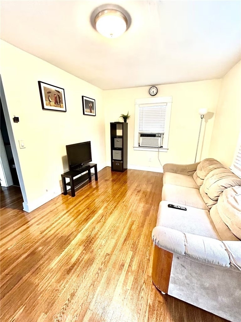 421 S Electric Ave - Photo 2