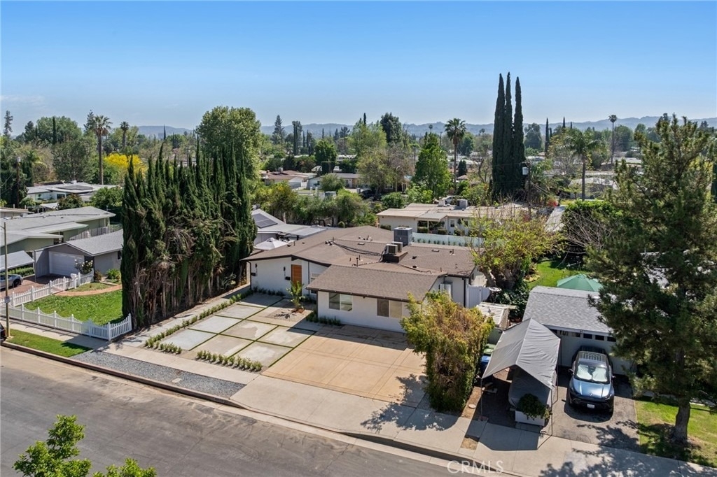 22926 Leadwell Street - Photo 12