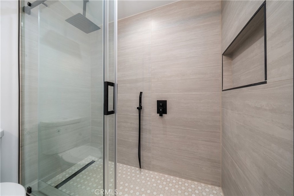 22926 Leadwell Street - Photo 10