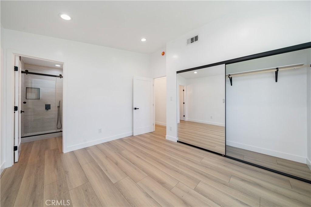 22928 Leadwell Street - Photo 17