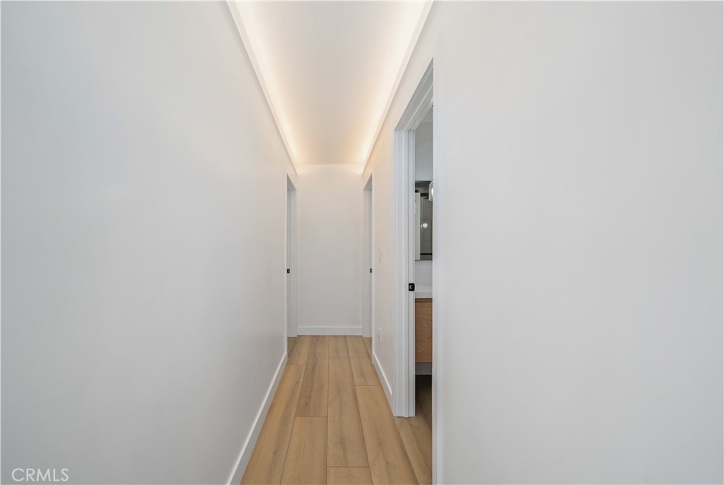 22928 Leadwell Street - Photo 13