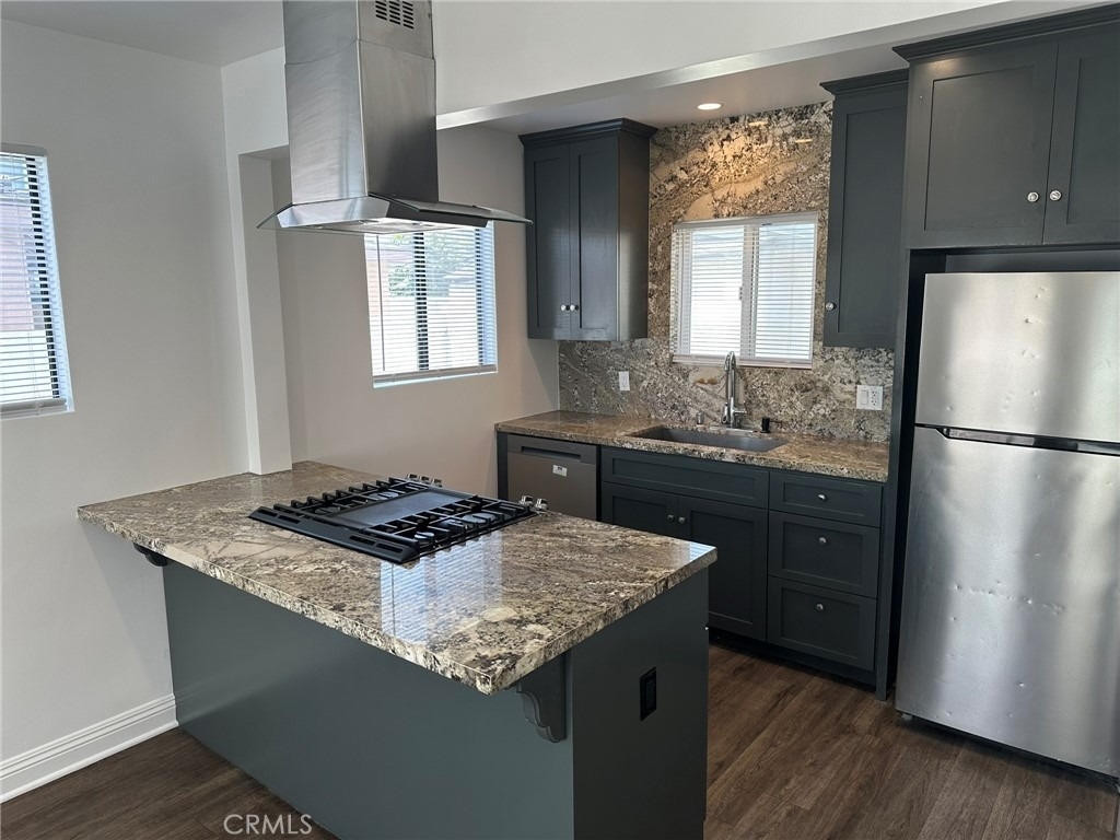1819 Gramercy - Photo 4