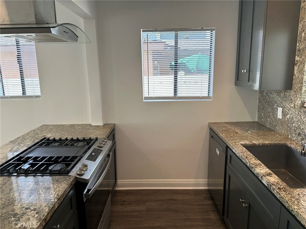 1819 Gramercy - Photo 7