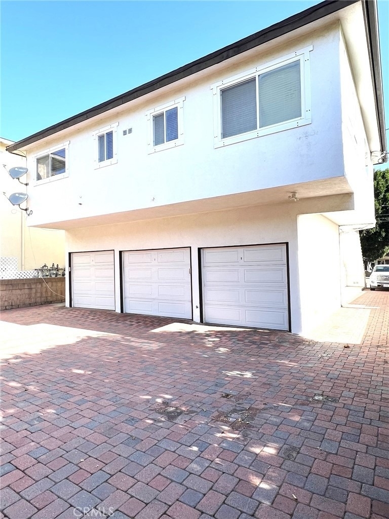 1443 W 9th Street - Photo 22