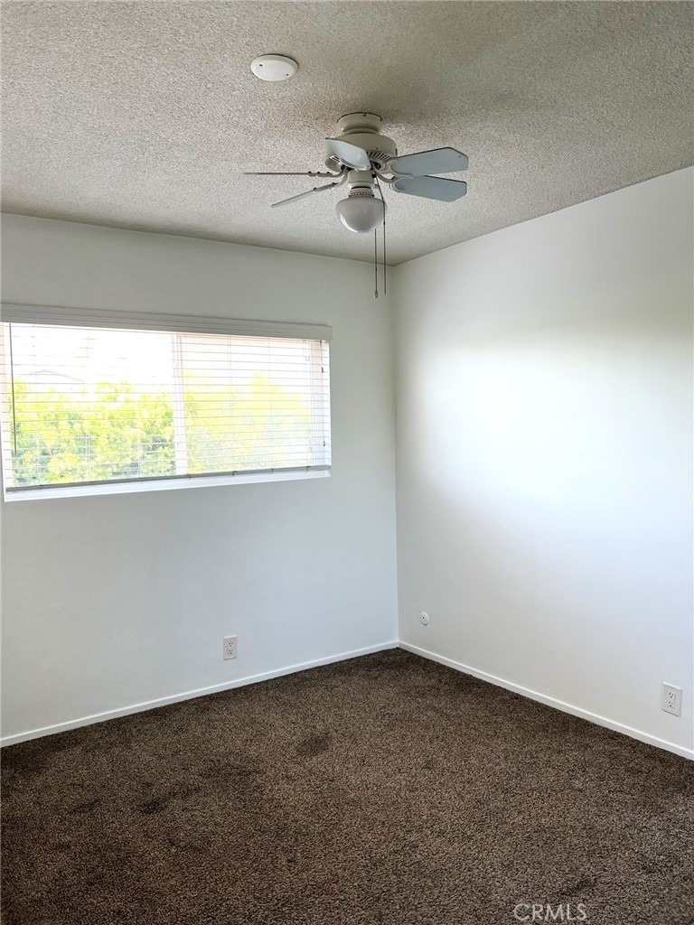 1443 W 9th Street - Photo 17