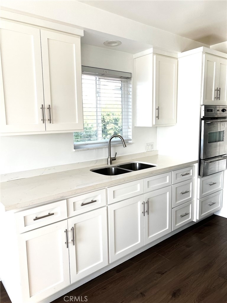 1443 W 9th Street - Photo 10