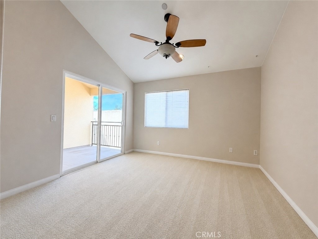 1323 Post Ave - Photo 7