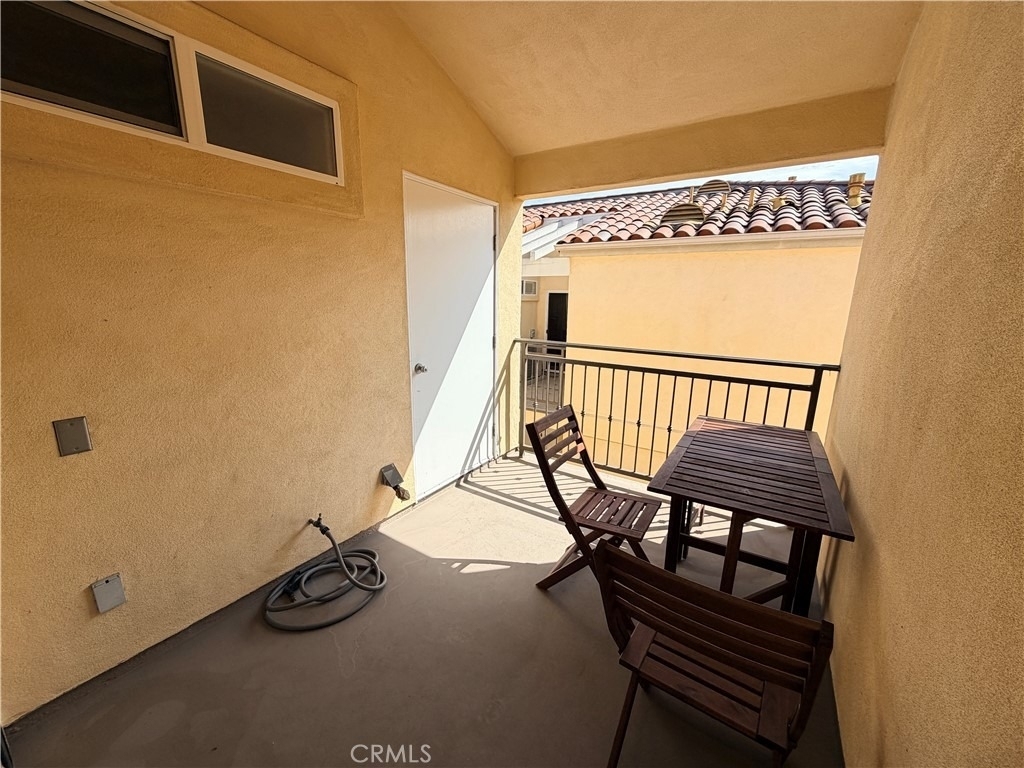 1323 Post Ave - Photo 11