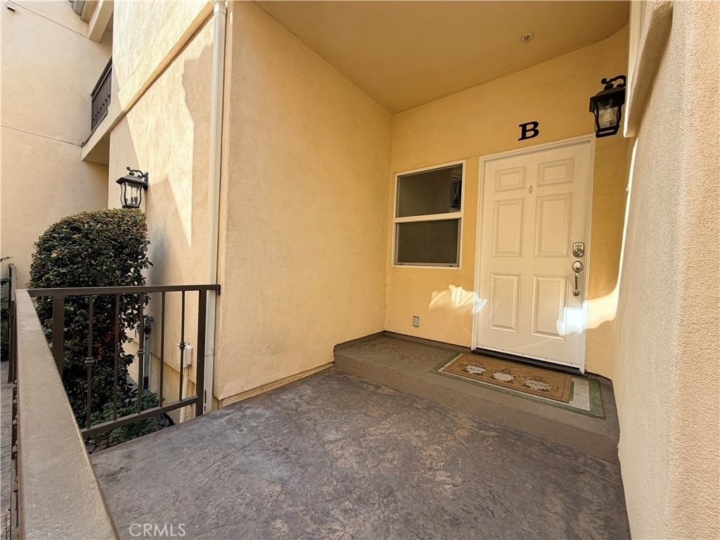 1323 Post Ave - Photo 15