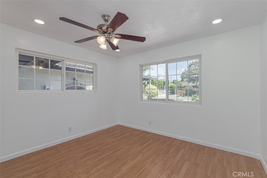 1688 N Shaffer Street - Photo 23