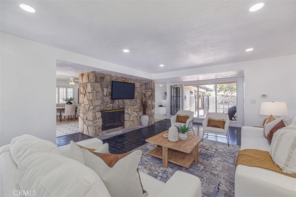 1688 N Shaffer Street - Photo 6