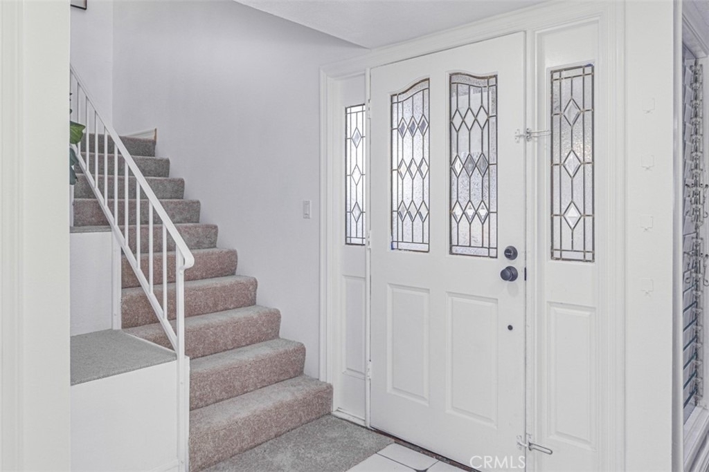 1688 N Shaffer Street - Photo 3