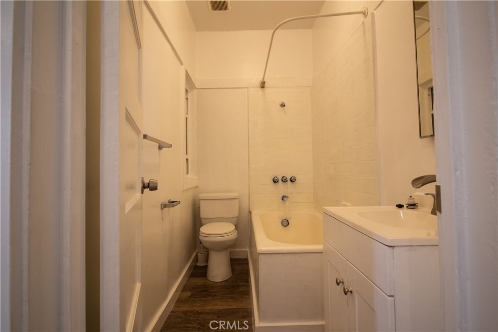 1411 Burlington Avenue - Photo 6