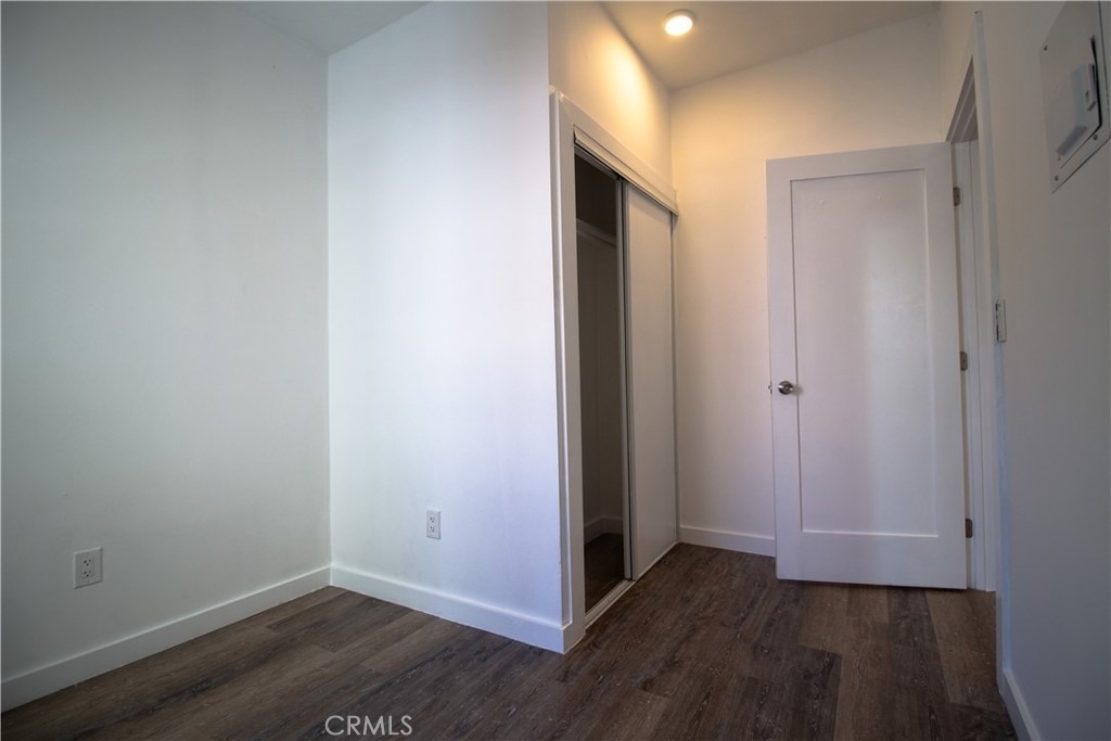 1411 Burlington Avenue - Photo 4