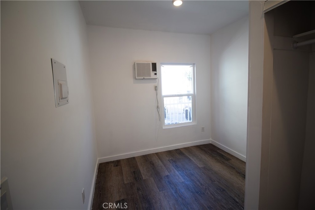 1411 Burlington Avenue - Photo 3