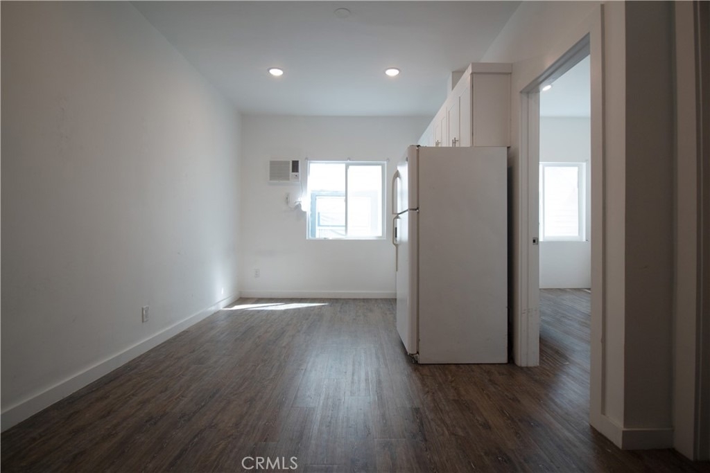 1411 Burlington Avenue - Photo 2