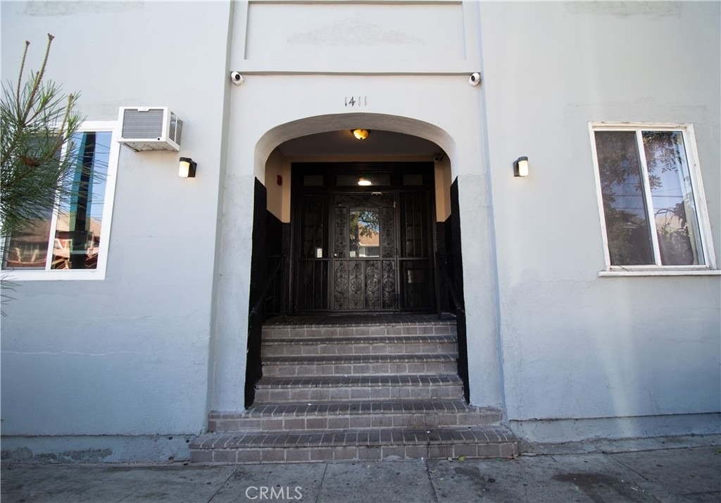 1411 Burlington Avenue - Photo 0