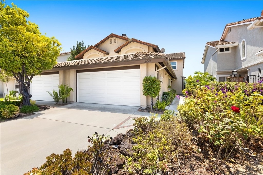 24242 Briones Drive - Photo 4