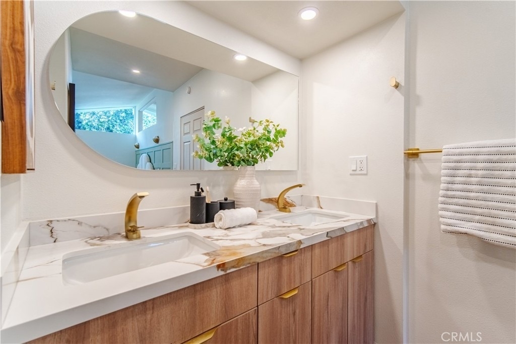 236 Mission - Photo 21