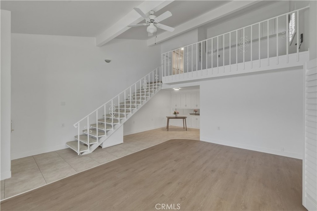 2022 Via Mariposa East - Photo 8