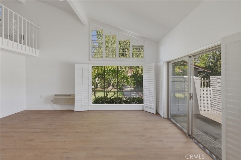 2022 Via Mariposa East - Photo 5