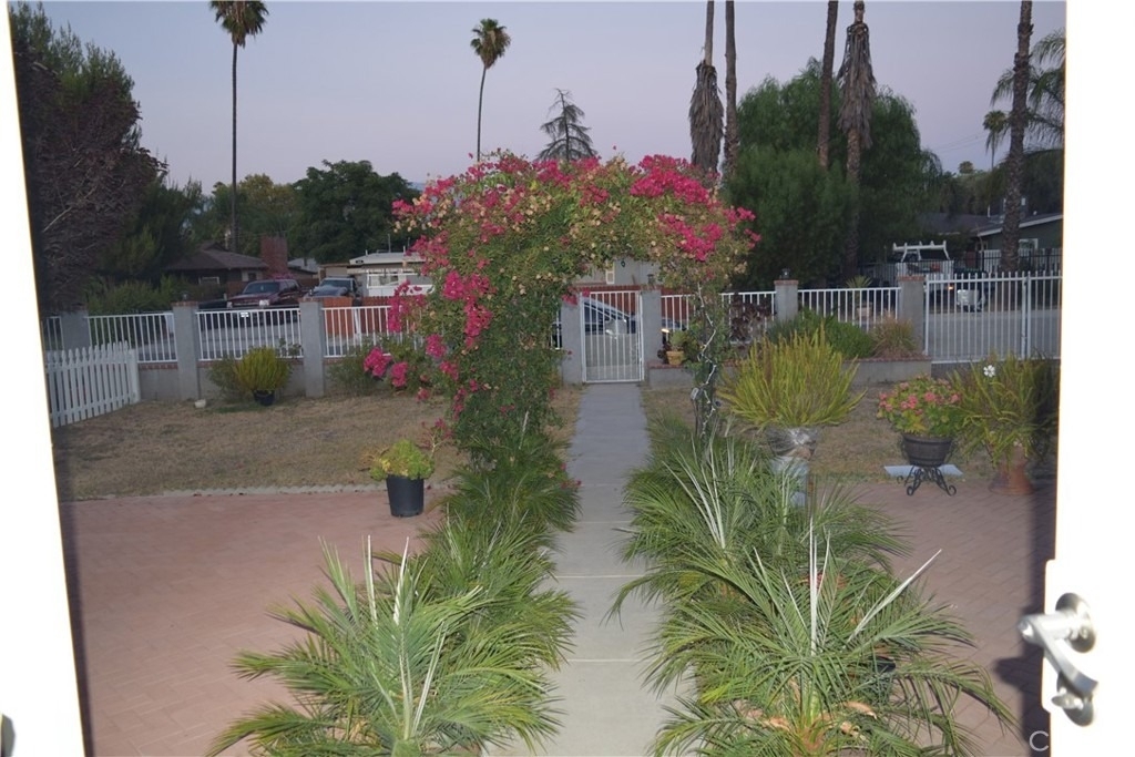 317 Terry Lane - Photo 4