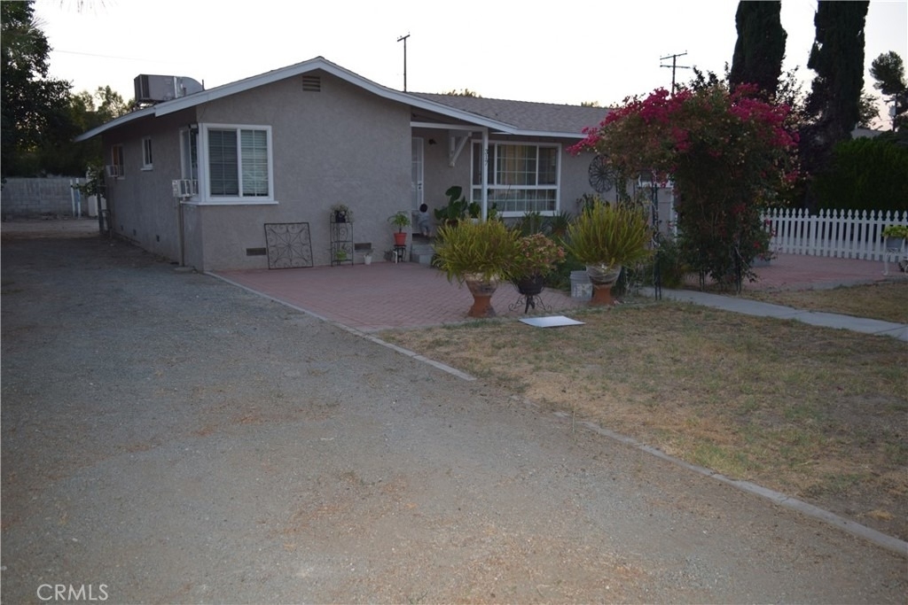 317 Terry Lane - Photo 2