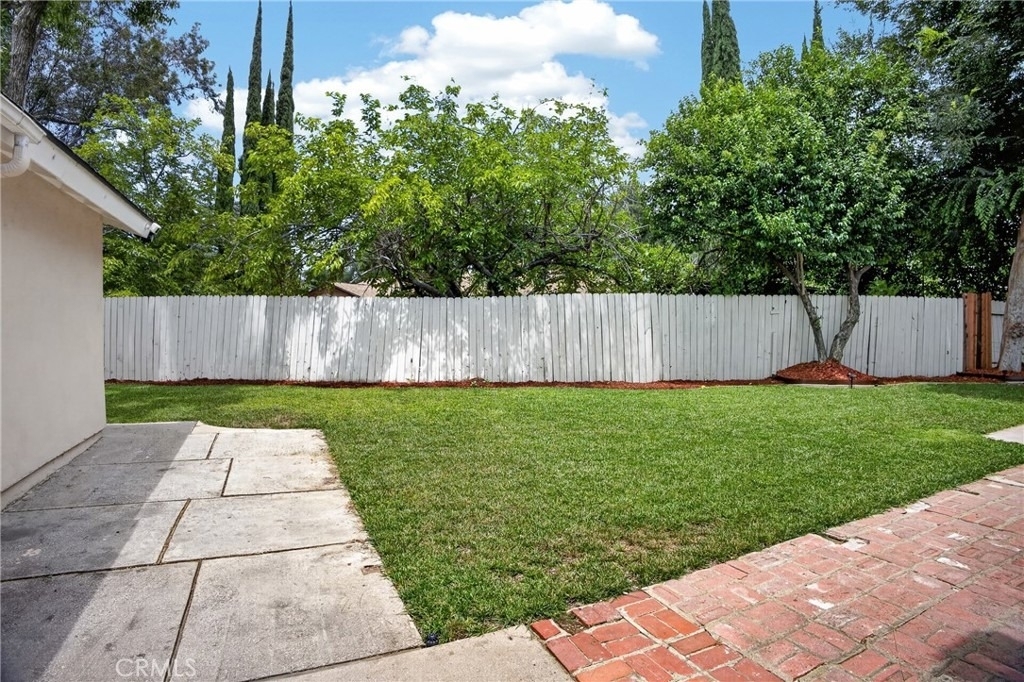 24441 Denise Pl - Photo 11