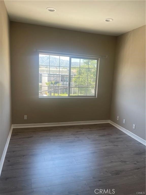 2256 Montrose Ave - Photo 16